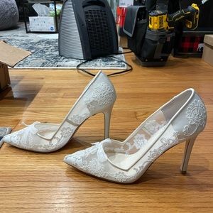 Bella Belle Sophia Bridal Pumps Lace size 7